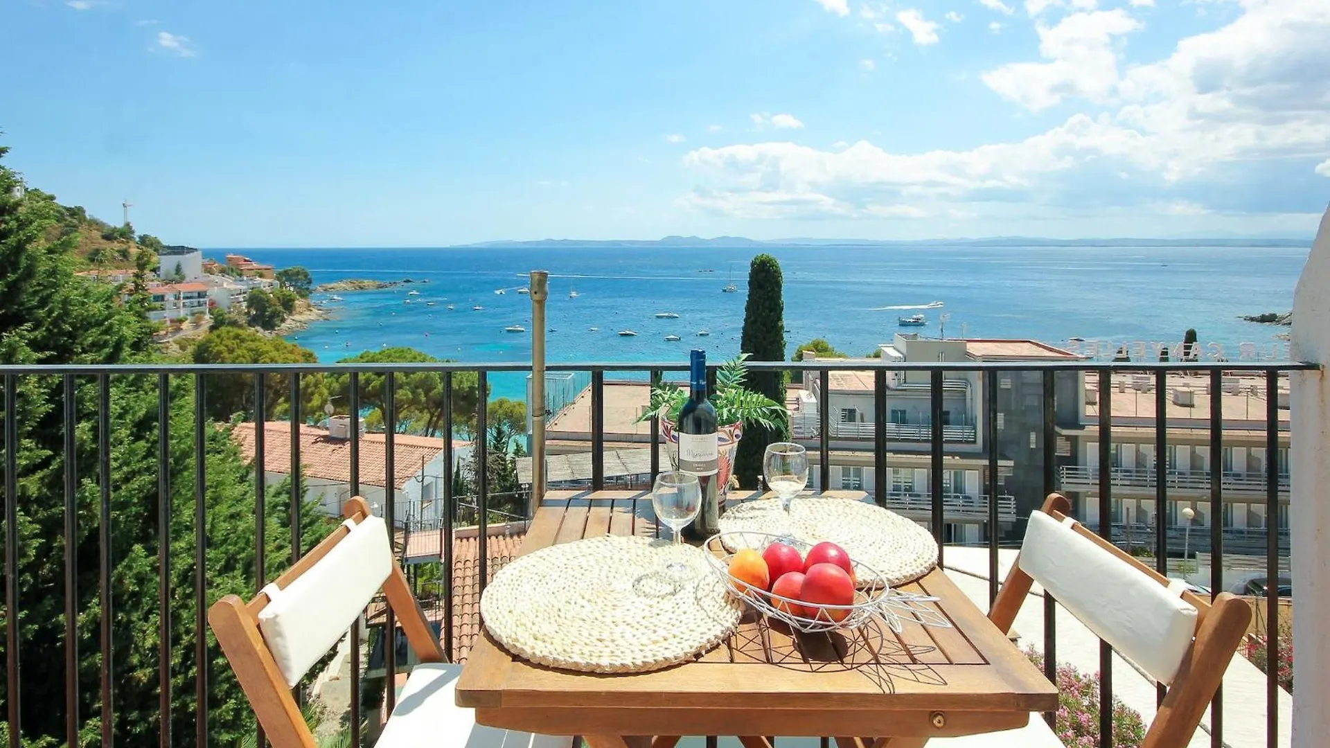 Apartment In Roses Near Sea Spain