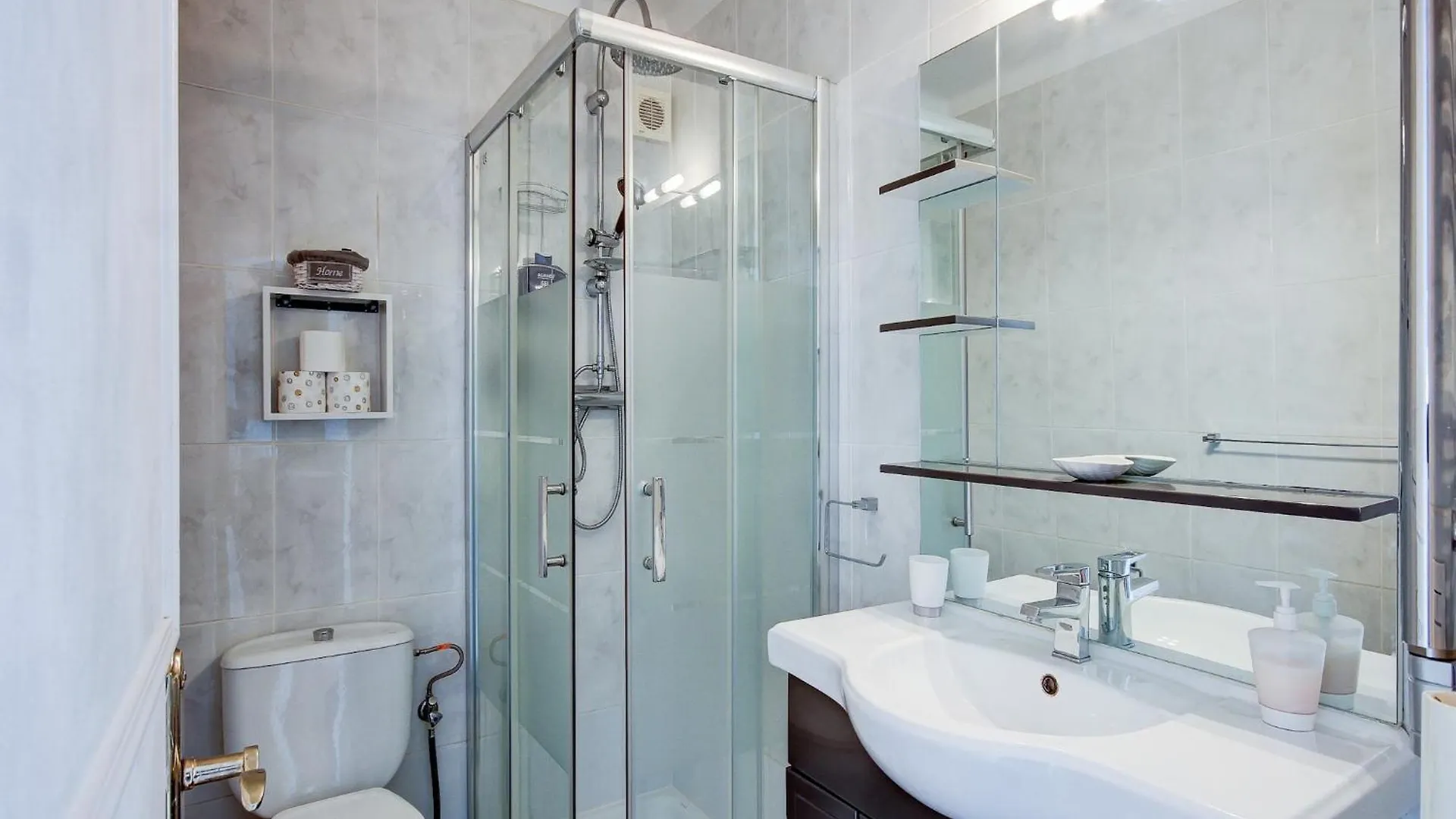 Apartment In Roses Near Sea Spain