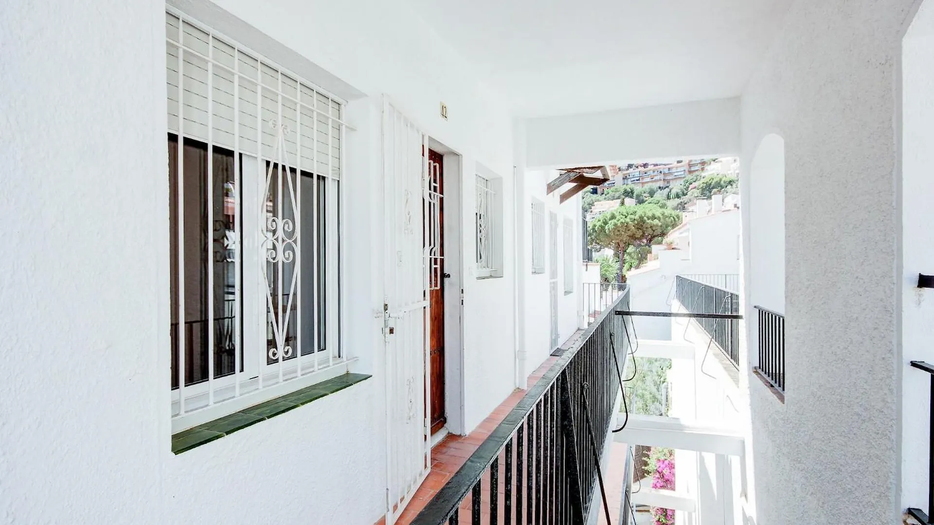 Apartment In Roses Near Sea