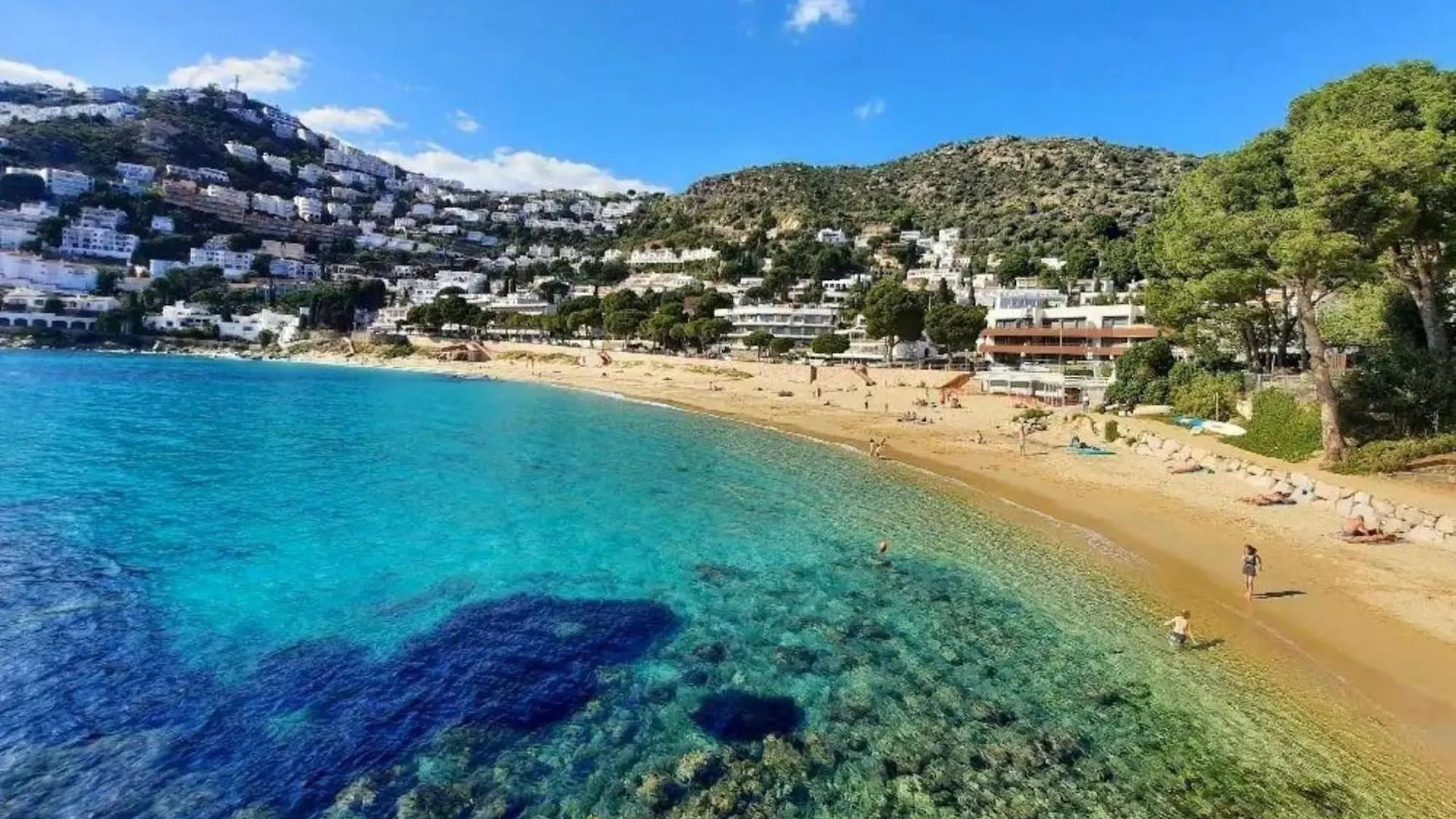 Apartment In Roses Near Sea Spain