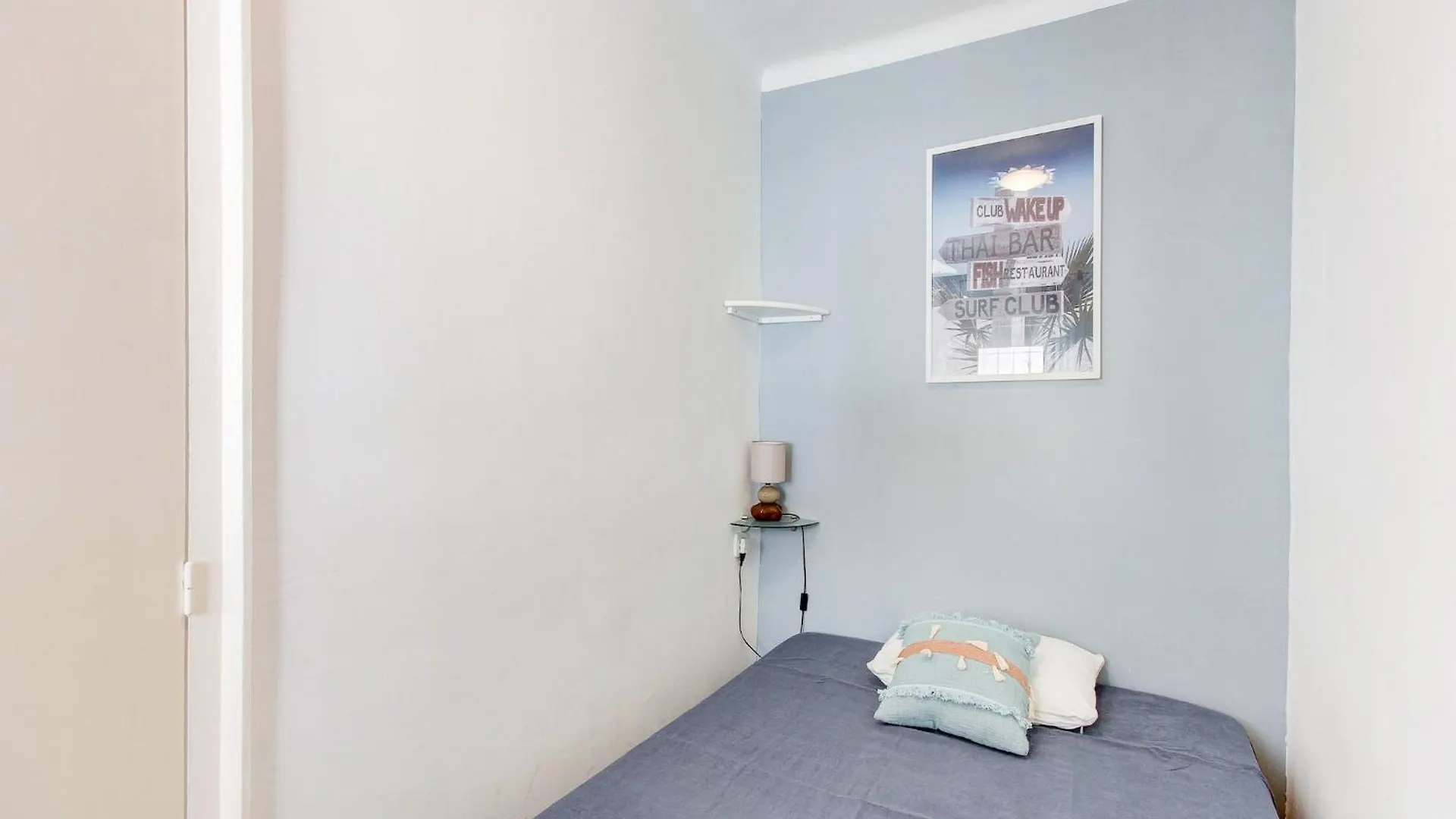 Apartment In Roses Near Sea